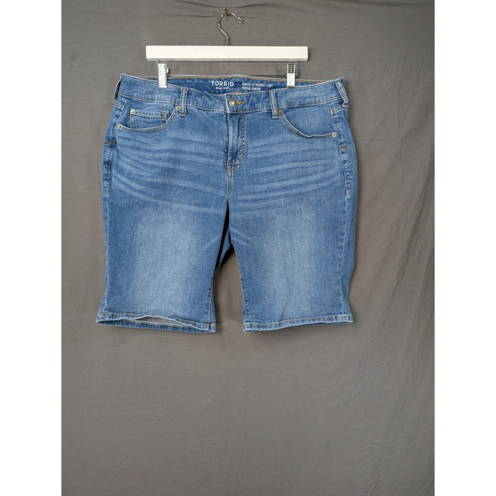 Torrid Womens Blue Vintage Stretch Perfect 10 Bermuda Shorts 18